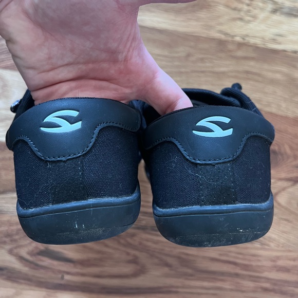 Hobibear Minimalist Barefoot Black Sneakers - Picture 3 of 7